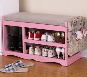 Hall de entrada com prateleiras para sapatos e roupas As mãos: 125 + opções de foto (com um assento, com um cabide, com uma banqueta e não só)