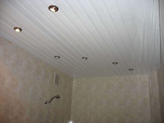 Rack de teto no banheiro: 4 etapas para um resultado perfeito. Instalação DIY