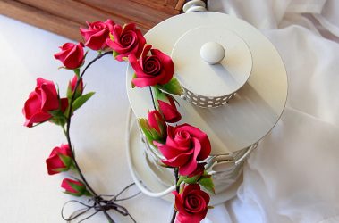 Rosas grandes e pequenas de Foamiran: 150+ (foto) com instruções passo a passo. 7 master classes detalhadas para iniciantes
