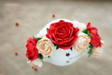 Rosas grandes e pequenas de Foamiran: 150+ (foto) com instruções passo a passo. 7 master classes detalhadas para iniciantes
