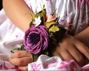Rosas grandes e pequenas de Foamiran: 150+ (foto) com instruções passo a passo. 7 master classes detalhadas para iniciantes