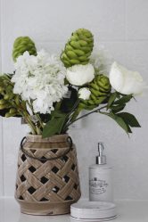 Rosas grandes e pequenas de Foamiran: 150+ (foto) com instruções passo a passo. 7 master classes detalhadas para iniciantes