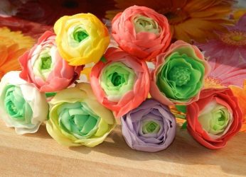 Rosas grandes e pequenas de Foamiran: 150+ (foto) com instruções passo a passo. 7 master classes detalhadas para iniciantes