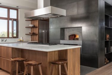 A simbiose do presente e do passado! Fogões originais russos no interior das casas