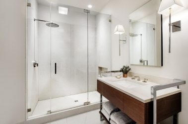 A escolha de cortinas no banheiro: 175+ (foto) para o seu design (tecido, plástico, vidro)