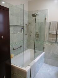 A escolha de cortinas no banheiro: 175+ (foto) para o seu design (tecido, plástico, vidro)