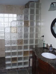 A escolha de cortinas no banheiro: 175+ (foto) para o seu design (tecido, plástico, vidro)