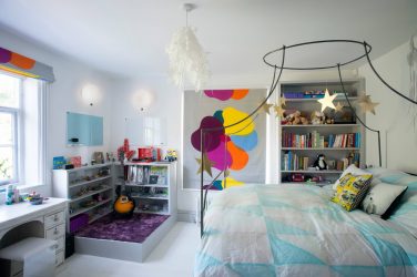 Rack para livros e brinquedos no berçário: Uma solução simples e original de sistema de armazenamento do tipo 