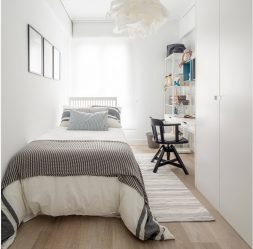 Rack para livros e brinquedos no berçário: Uma solução simples e original de sistema de armazenamento do tipo 