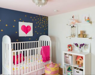 Rack para livros e brinquedos no berçário: Uma solução simples e original de sistema de armazenamento do tipo 