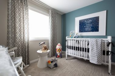 Rack para livros e brinquedos no berçário: Uma solução simples e original de sistema de armazenamento do tipo 