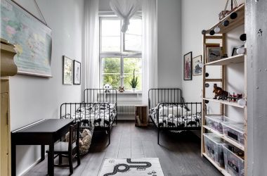 Rack para livros e brinquedos no berçário: Uma solução simples e original de sistema de armazenamento do tipo 