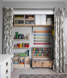 Rack para livros e brinquedos no berçário: Uma solução simples e original de sistema de armazenamento do tipo 