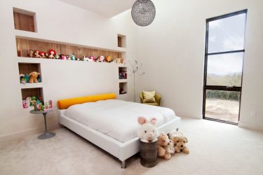 Rack para livros e brinquedos no berçário: Uma solução simples e original de sistema de armazenamento do tipo 