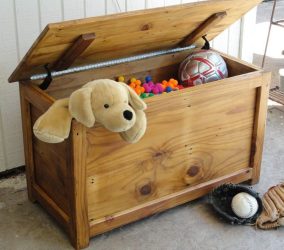 Rack para livros e brinquedos no berçário: Uma solução simples e original de sistema de armazenamento do tipo 