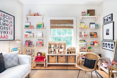 Rack para livros e brinquedos no berçário: Uma solução simples e original de sistema de armazenamento do tipo 