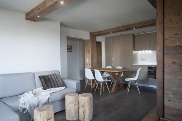 O interior da casa no estilo de chalés: Como criar um conto alpino? Mais de 210 fotos de design de dentro e de fora