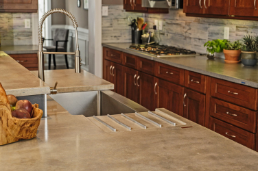 Countertop tiles - การออกแบบดั้งเดิมของพื้นผิวการทำงาน ตัวเลือก 195+ (ภาพถ่าย) สำหรับห้องครัวและห้องน้ำ