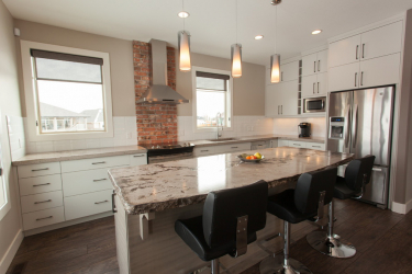 Countertop tiles - การออกแบบดั้งเดิมของพื้นผิวการทำงาน ตัวเลือก 195+ (ภาพถ่าย) สำหรับห้องครัวและห้องน้ำ