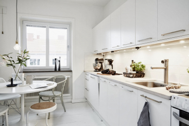 Countertop tiles - การออกแบบดั้งเดิมของพื้นผิวการทำงาน ตัวเลือก 195+ (ภาพถ่าย) สำหรับห้องครัวและห้องน้ำ