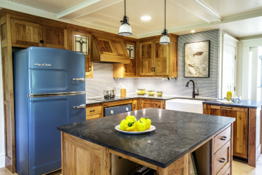 Countertop tiles - การออกแบบดั้งเดิมของพื้นผิวการทำงาน ตัวเลือก 195+ (ภาพถ่าย) สำหรับห้องครัวและห้องน้ำ