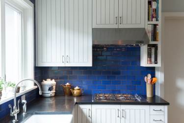 Countertop tiles - การออกแบบดั้งเดิมของพื้นผิวการทำงาน ตัวเลือก 195+ (ภาพถ่าย) สำหรับห้องครัวและห้องน้ำ