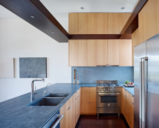 Countertop tiles - การออกแบบดั้งเดิมของพื้นผิวการทำงาน ตัวเลือก 195+ (ภาพถ่าย) สำหรับห้องครัวและห้องน้ำ