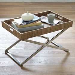Mesa de café da manhã na cama faça você mesmo: modelos práticos para conforto