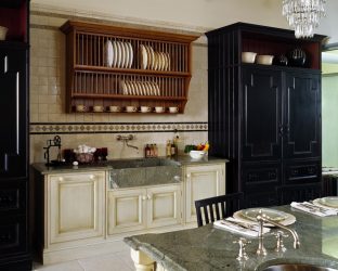 O secador de cozinha para ware em um caso (115 + fotos) - construído em, angular, de um aço inoxidável. Qual você escolhe?
