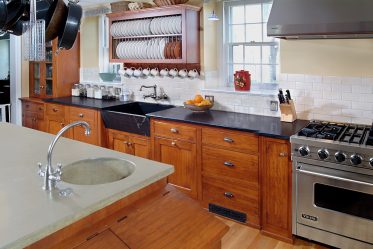 O secador de cozinha para ware em um caso (115 + fotos) - construído em, angular, de um aço inoxidável. Qual você escolhe?