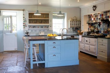 O secador de cozinha para ware em um caso (115 + fotos) - construído em, angular, de um aço inoxidável. Qual você escolhe?