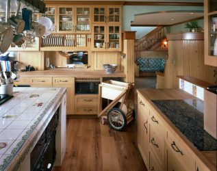 O secador de cozinha para ware em um caso (115 + fotos) - construído em, angular, de um aço inoxidável. Qual você escolhe?