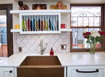 O secador de cozinha para ware em um caso (115 + fotos) - construído em, angular, de um aço inoxidável. Qual você escolhe?