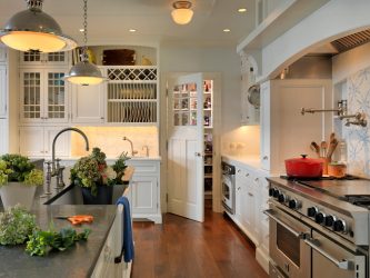O secador de cozinha para ware em um caso (115 + fotos) - construído em, angular, de um aço inoxidável. Qual você escolhe?