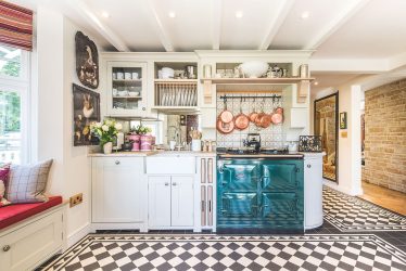 O secador de cozinha para ware em um caso (115 + fotos) - construído em, angular, de um aço inoxidável. Qual você escolhe?