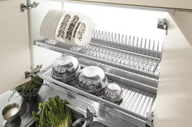 O secador de cozinha para ware em um caso (115 + fotos) - construído em, angular, de um aço inoxidável. Qual você escolhe?