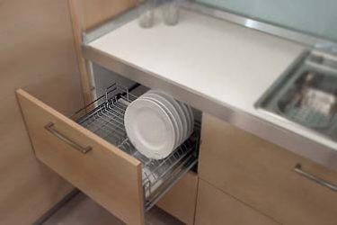 O secador de cozinha para ware em um caso (115 + fotos) - construído em, angular, de um aço inoxidável. Qual você escolhe?