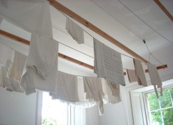 85+ Fotos de ferramentas para secar roupas na sacada faça você mesmo: Cabide, Lianas, Cordas. Qual opção escolher?