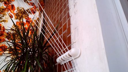 85+ Fotos de ferramentas para secar roupas na sacada faça você mesmo: Cabide, Lianas, Cordas. Qual opção escolher?