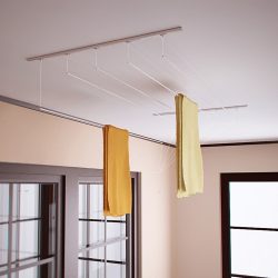 85+ Fotos de ferramentas para secar roupas na sacada faça você mesmo: Cabide, Lianas, Cordas. Qual opção escolher?