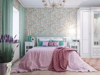 A combinação de papel de parede e móveis no interior da sala de estar / quarto / cozinha / berçário. Quão importante é a escolha?
