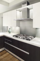 Wenge no interior: 160+ (foto) combinações de cores com mobiliário (design da sala de estar, quarto, corredor)