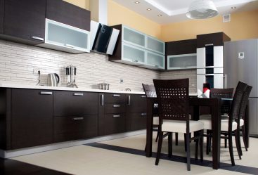 Wenge no interior: 160+ (foto) combinações de cores com mobiliário (design da sala de estar, quarto, corredor)