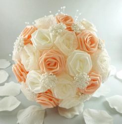 Como fazer uma flor a partir de uma fita Fazer as suas próprias mãos (mais de 90 fotos): Aulas Master simples para criar um Bud bonito