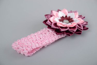 Como fazer uma flor a partir de uma fita Fazer as suas próprias mãos (mais de 90 fotos): Aulas Master simples para criar um Bud bonito