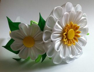 Como fazer uma flor a partir de uma fita Fazer as suas próprias mãos (mais de 90 fotos): Aulas Master simples para criar um Bud bonito