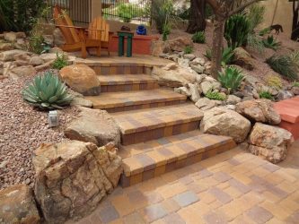 Passarelas no país de telhas de pavimentação - Design de um belo pátio (120+ fotos)