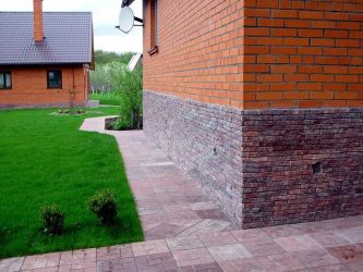 Passarelas no país de telhas de pavimentação - Design de um belo pátio (120+ fotos)