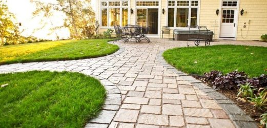 Passarelas no país de telhas de pavimentação - Design de um belo pátio (120+ fotos)