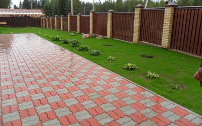 Passarelas no país de telhas de pavimentação - Design de um belo pátio (120+ fotos)